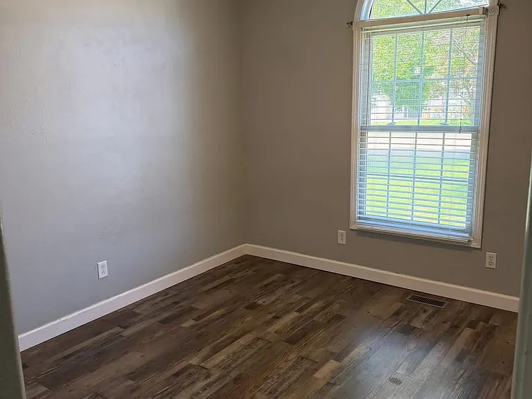 2763 Ridgeway Dr — Photo 10