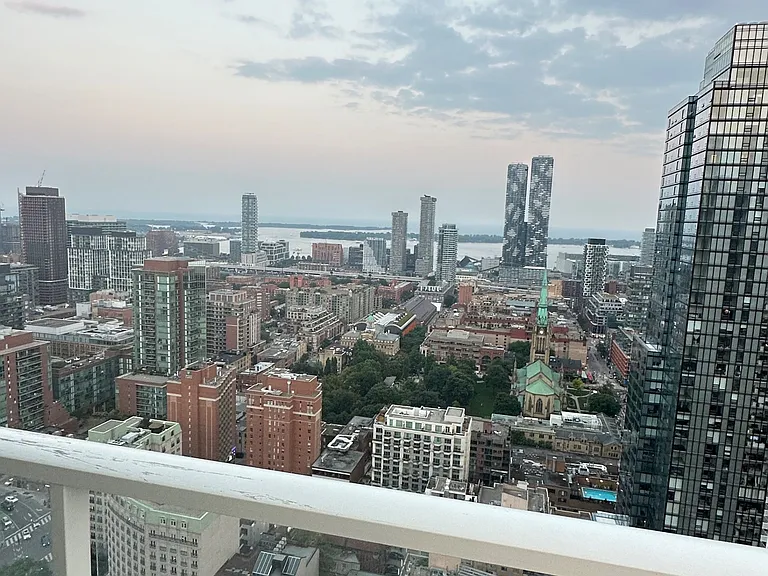 88 Queen St E #3910 — Photo 23