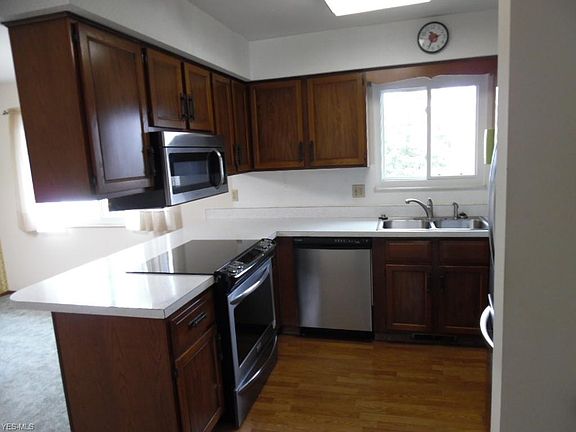 3rd image of 117 Manchester Dr