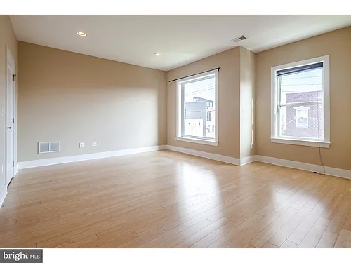 2544 Montrose St Photo 1