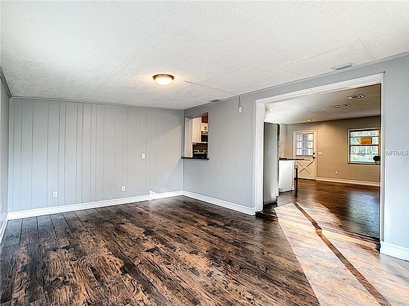 5th image of 406 S Blue Lake Ave