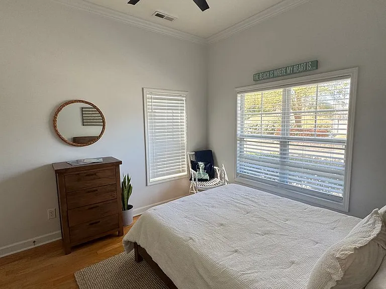 1605 Shoreline Pl — Photo 3