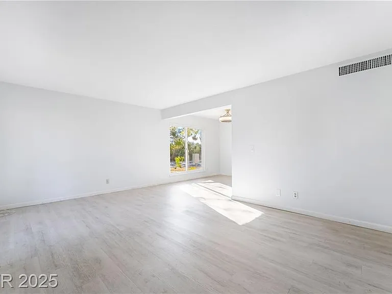 3141 Pinehurst Dr #C — Photo 16
