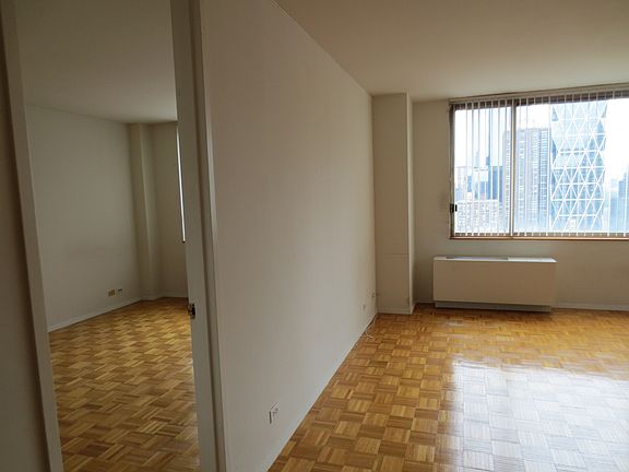 5th image of 350 W 50th St APT 32H