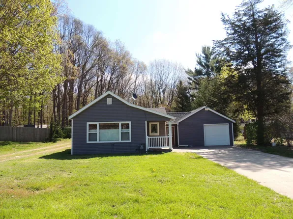 3323 Blue Star Hwy, Saugatuck, MI 49453