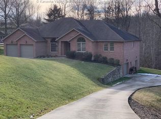 6 Bridlewood Rd, Charleston, WV 25314