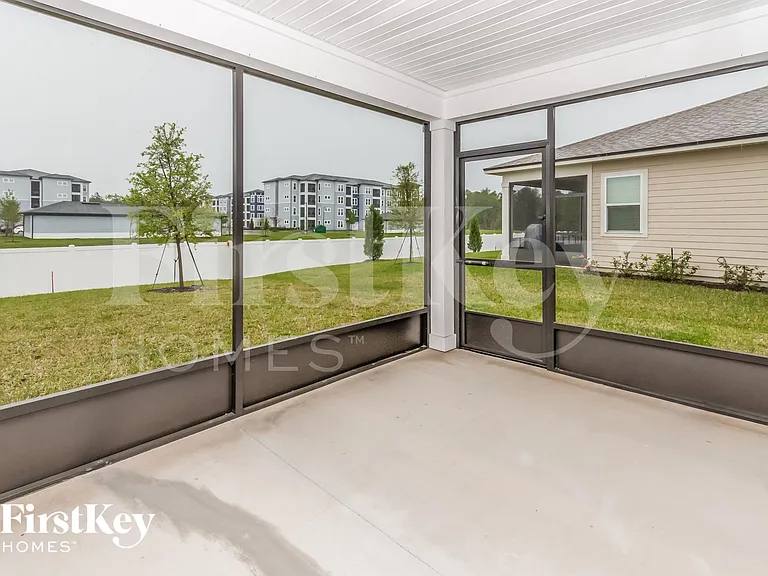 2081 Amberly Dr — Photo 8