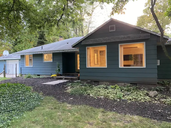 18195 148th Ave, Spring Lake, MI 49456
