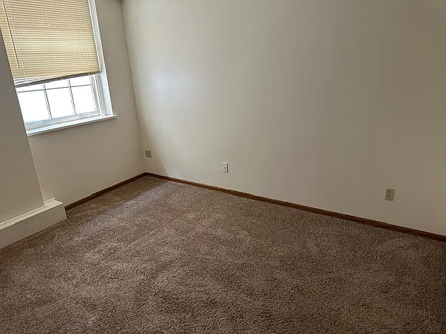Building Photo - 133 S Mill St #209