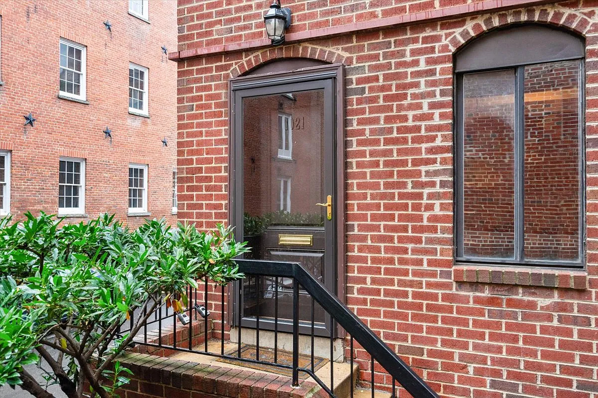 1021 Potomac St NW #1021P photo 1