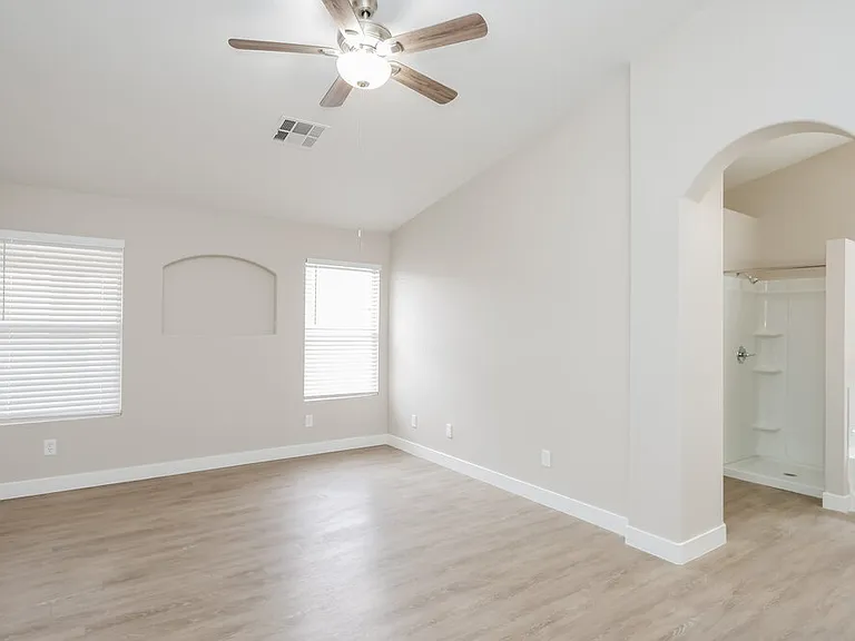 922 Strider Dr — Photo 9