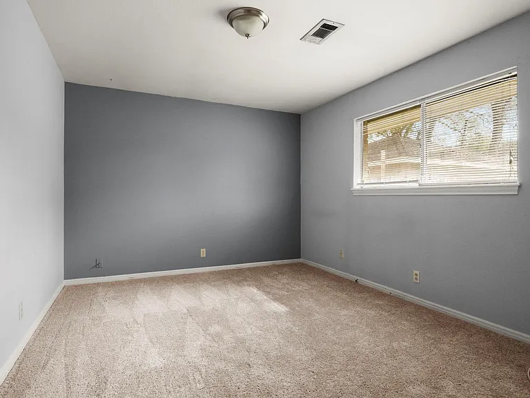 1039 Marcella St — Photo 19