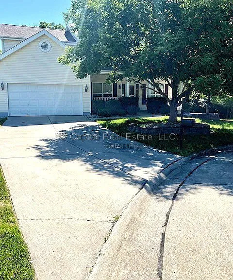 2209 Tigers Way — Photo 2