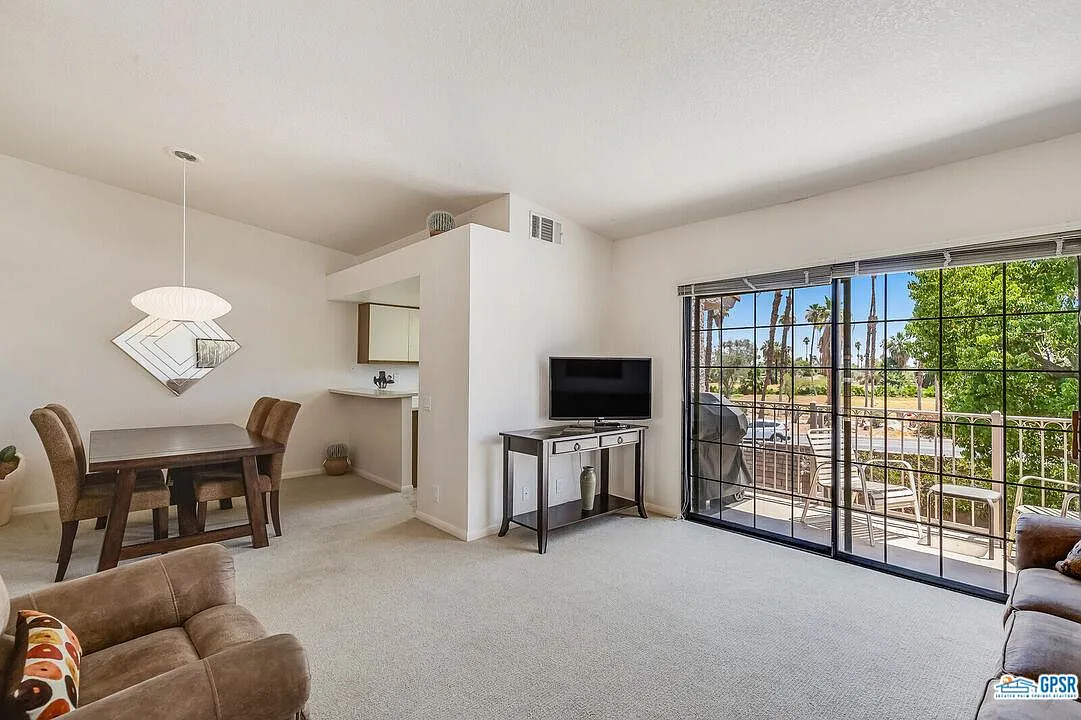 1 bed, 797 sqft, $2,500 — Photo 3