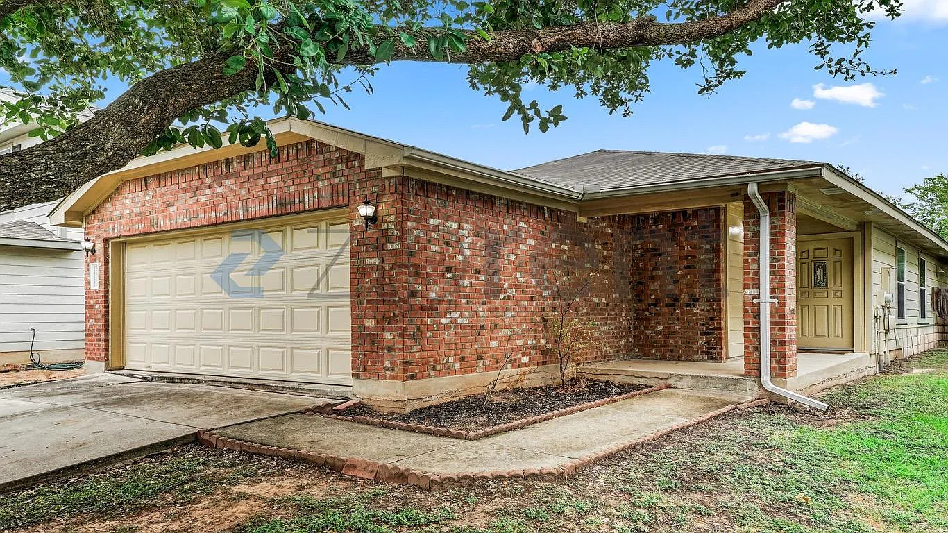 3 bed, 1203 sqft, $2,050 — Photo 2