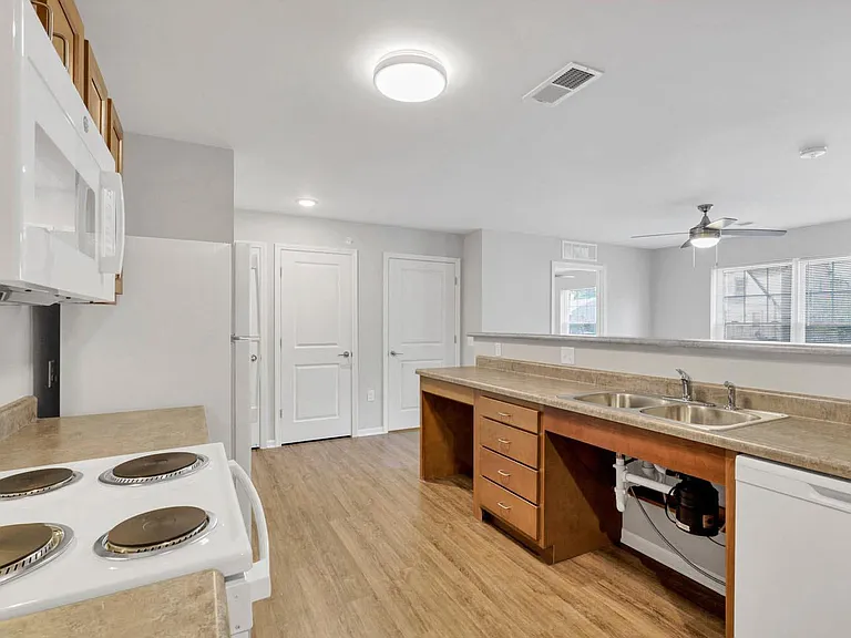 Lockbourne Greene — Photo 18