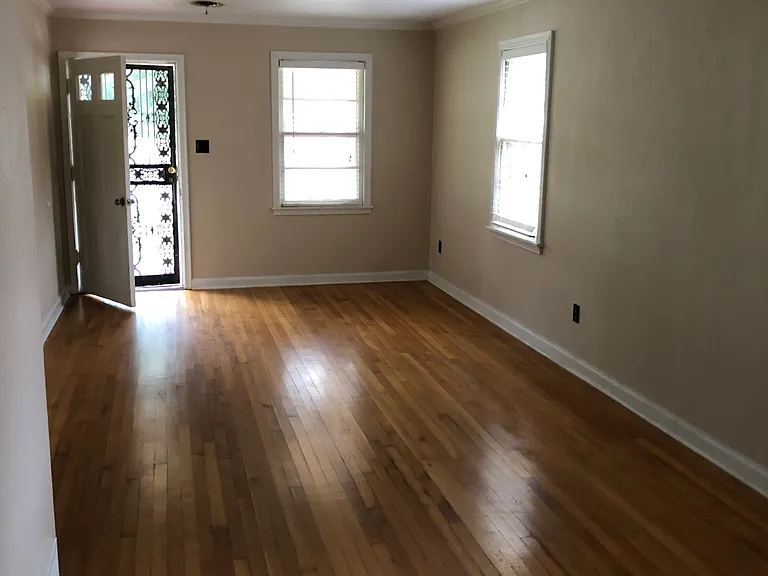 813 Margo Ln — Photo 4