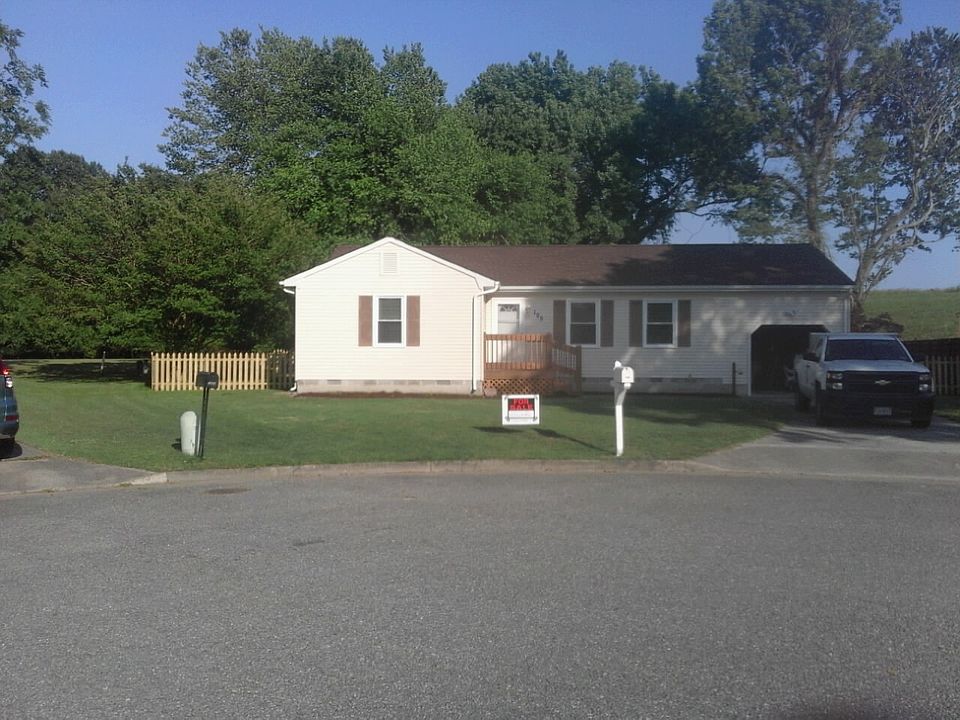 1st image of 199 Lori Cir