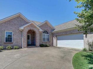 12000 Bridlewood Dr, Evansville, IN 47725