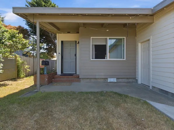 1128 Huntington St, Crescent City, CA 95531