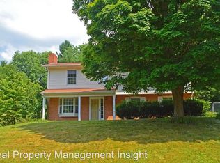 1106 Lora Ln APT 3, Blacksburg, VA 24060