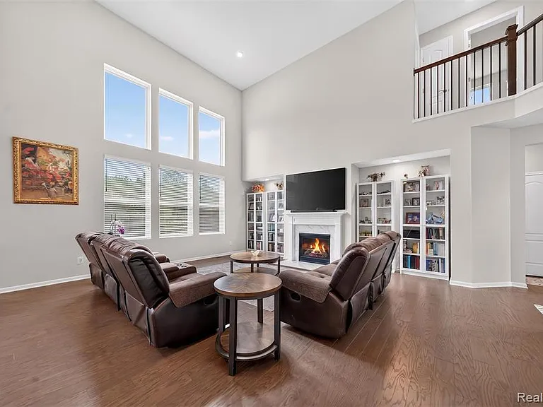 4160 Walcott Dr — Photo 3