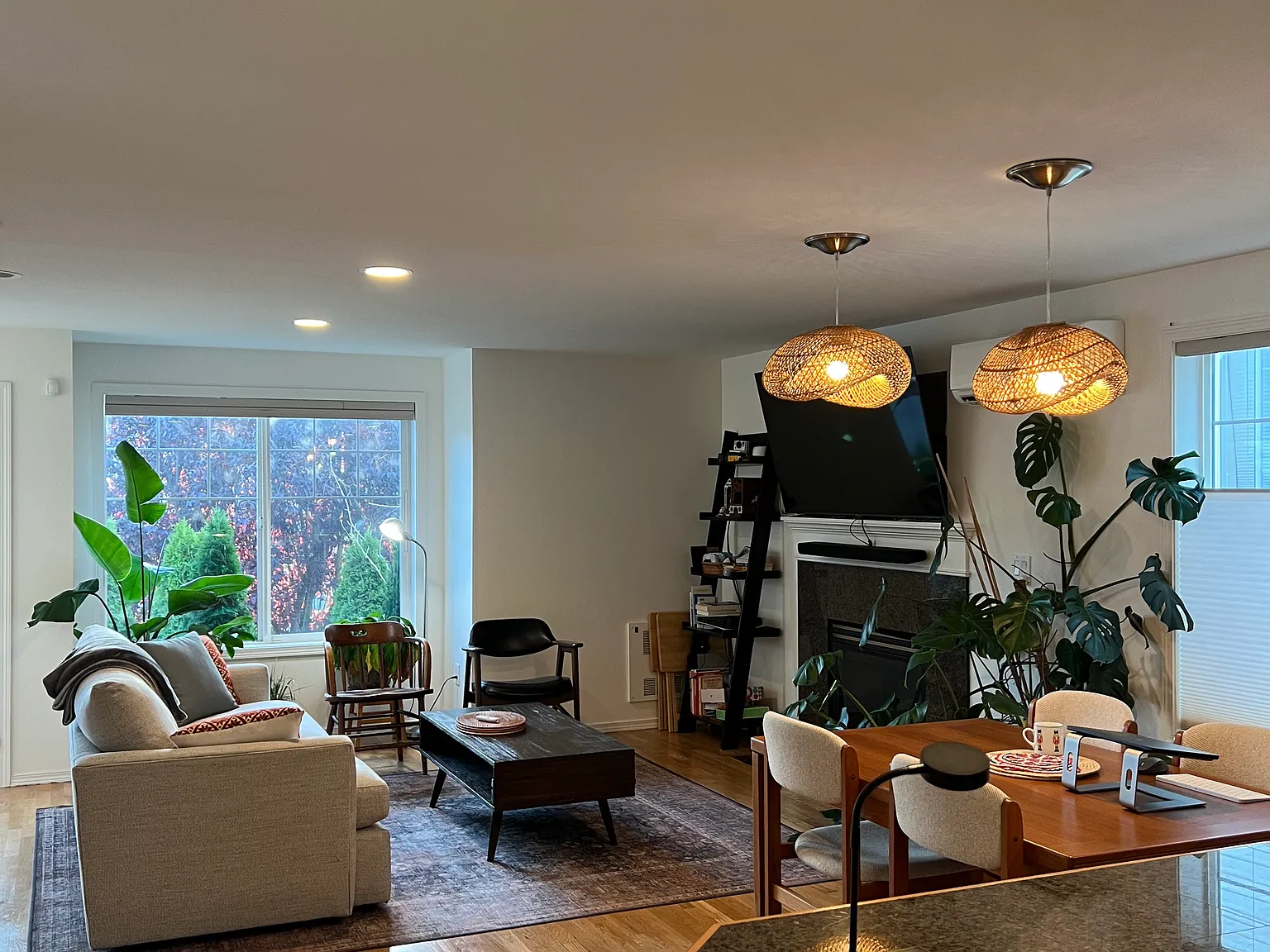 3 bed, 2.5 bath, 1390 sqft, $3,350 — Photo 3