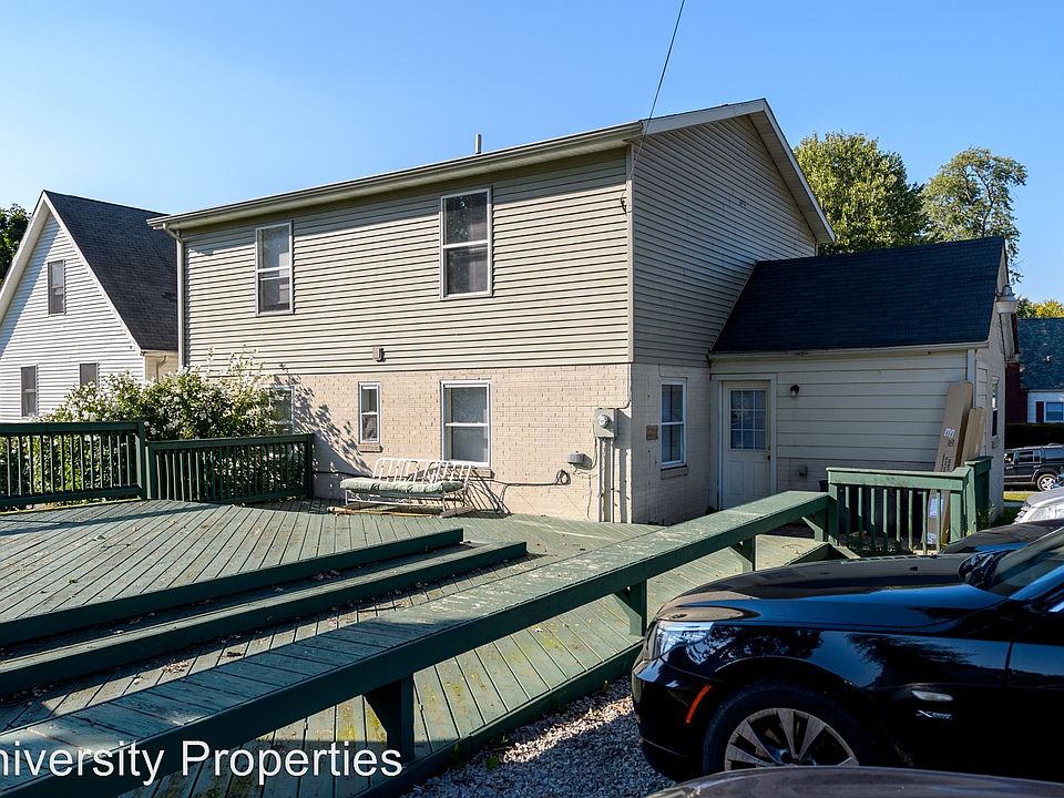 2nd image of 220 E 19th St