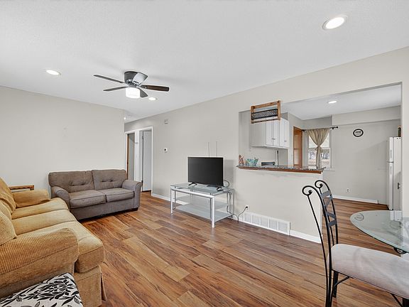 3rd image of 238 Leach Ave
