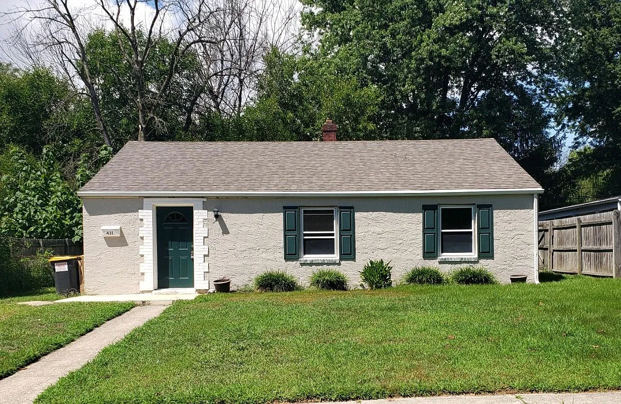 431 Howell Dr — Photo 1