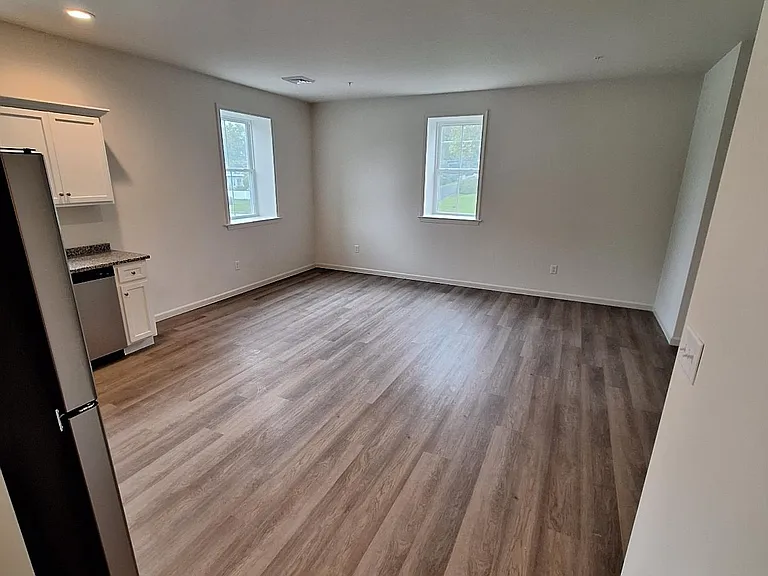 Houffman Place Apartments — Photo 6