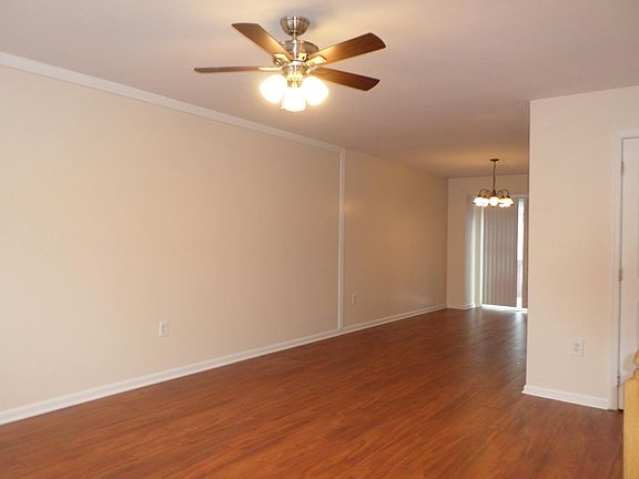 3rd image of 107 Brenwick Ct