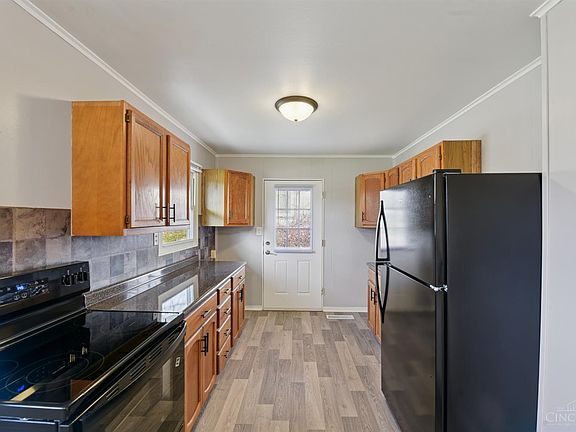 5th image of 9632 Sacramento St