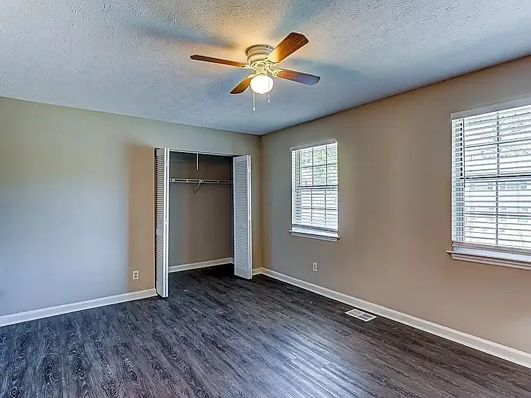 3494 Creekview Pl — Photo 5