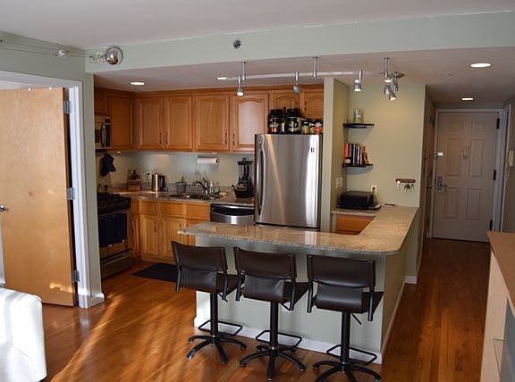 4th image of 11624 Grosvenor Ln APT 3B