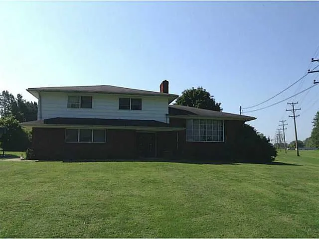 1909 Brigadoon Ln photo 1