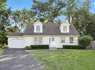 11 Hellios Ct, Fox Lake, IL 60020