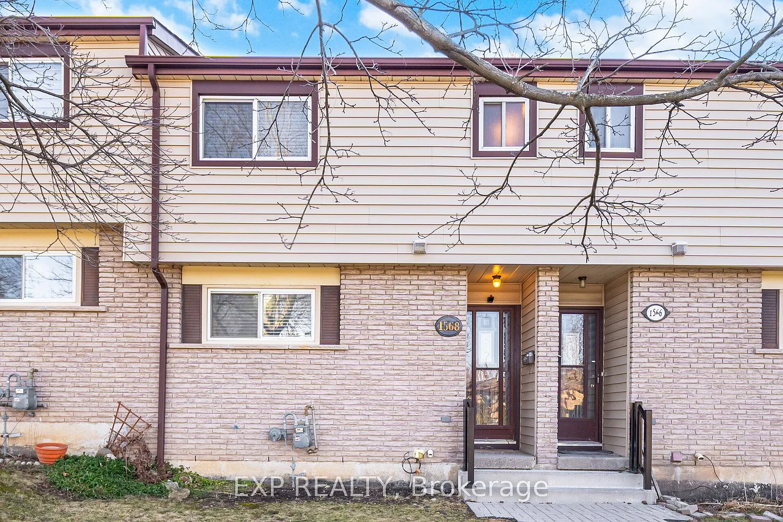 1568 Garth St #32A photo 1