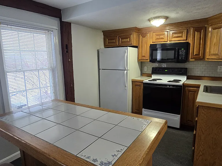 485 Main St #3 — Photo 4