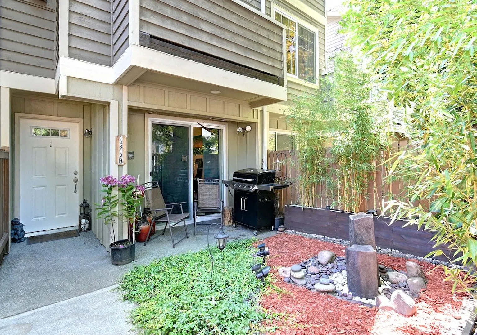 Immaculate Townhome with Private Patio! — Photo 2