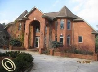 1108 Bishop Rd, Saline, MI 48176