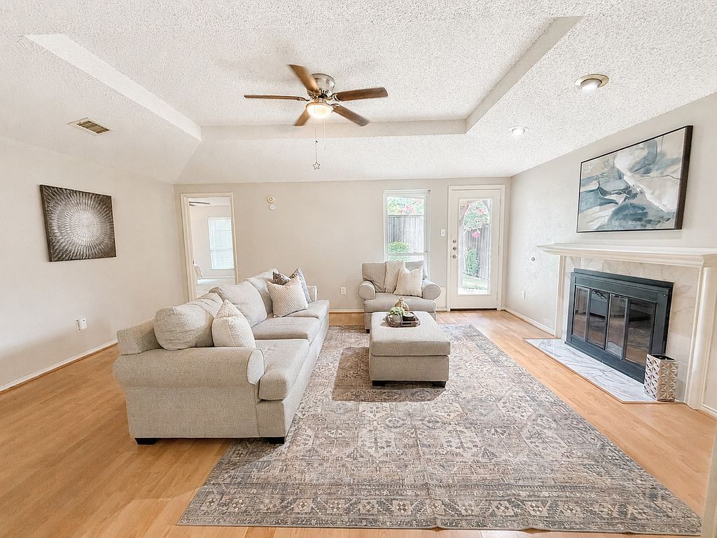 2519 Beverly Hills Ln - Property Image