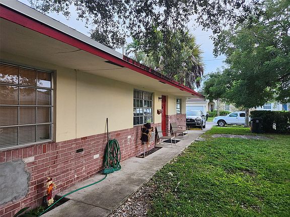2nd image of 1815 SW 21st Street