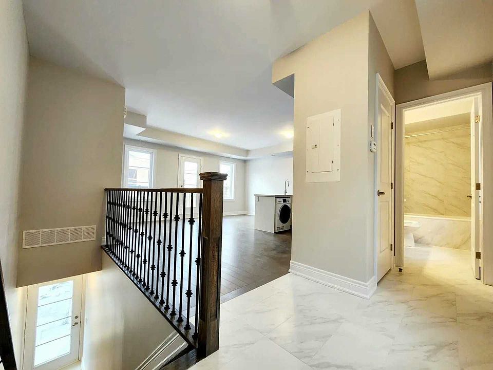 2nd image of 9474 Bayview Ave