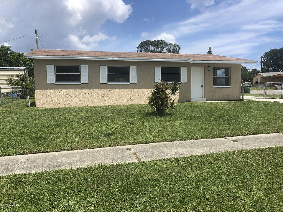 1st image of 816 E Covina Ct