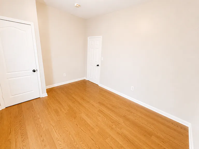 378 S 12th St #1 — Photo 12