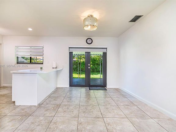 5th image of 10455 SW 43rd Ter