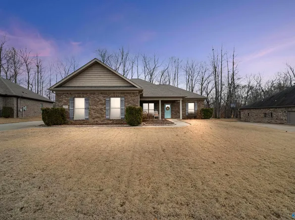 120 Ivy Meadow Cir, Hazel Green, AL 35750