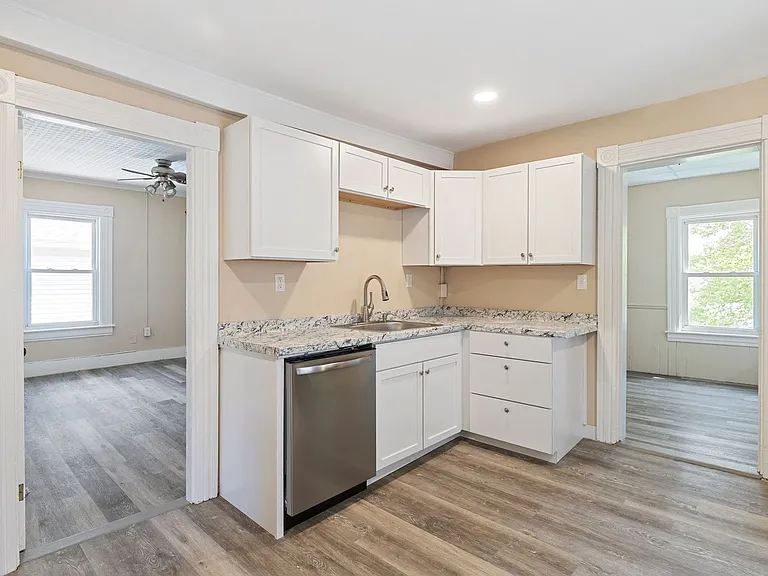 108 Dartmouth St — Photo 3