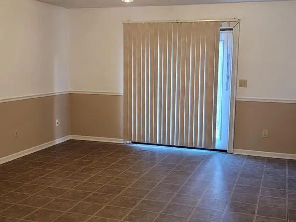 1242 Temple Cir, Alexander City, AL 35010